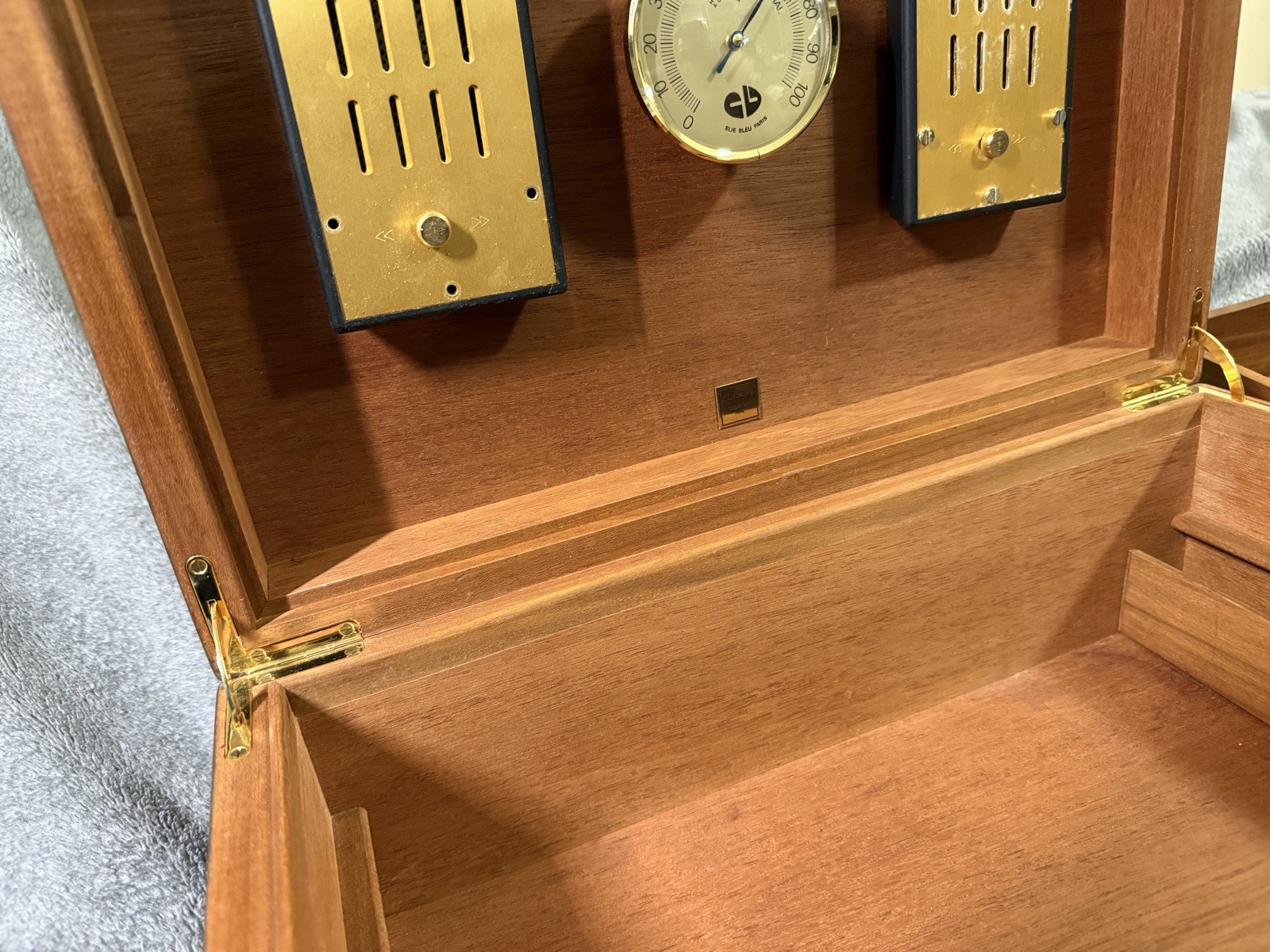 Elie Bleu Walnut Burl 200 Cigar Humidor - Beautiful vintage Box - Preowned 