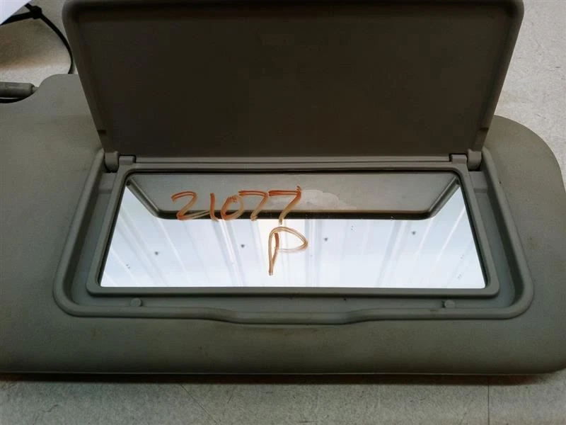 Parasol para pasajeros Kia Sedona 2008 sin luz fabricante original usado probado  Foto 2 de 4