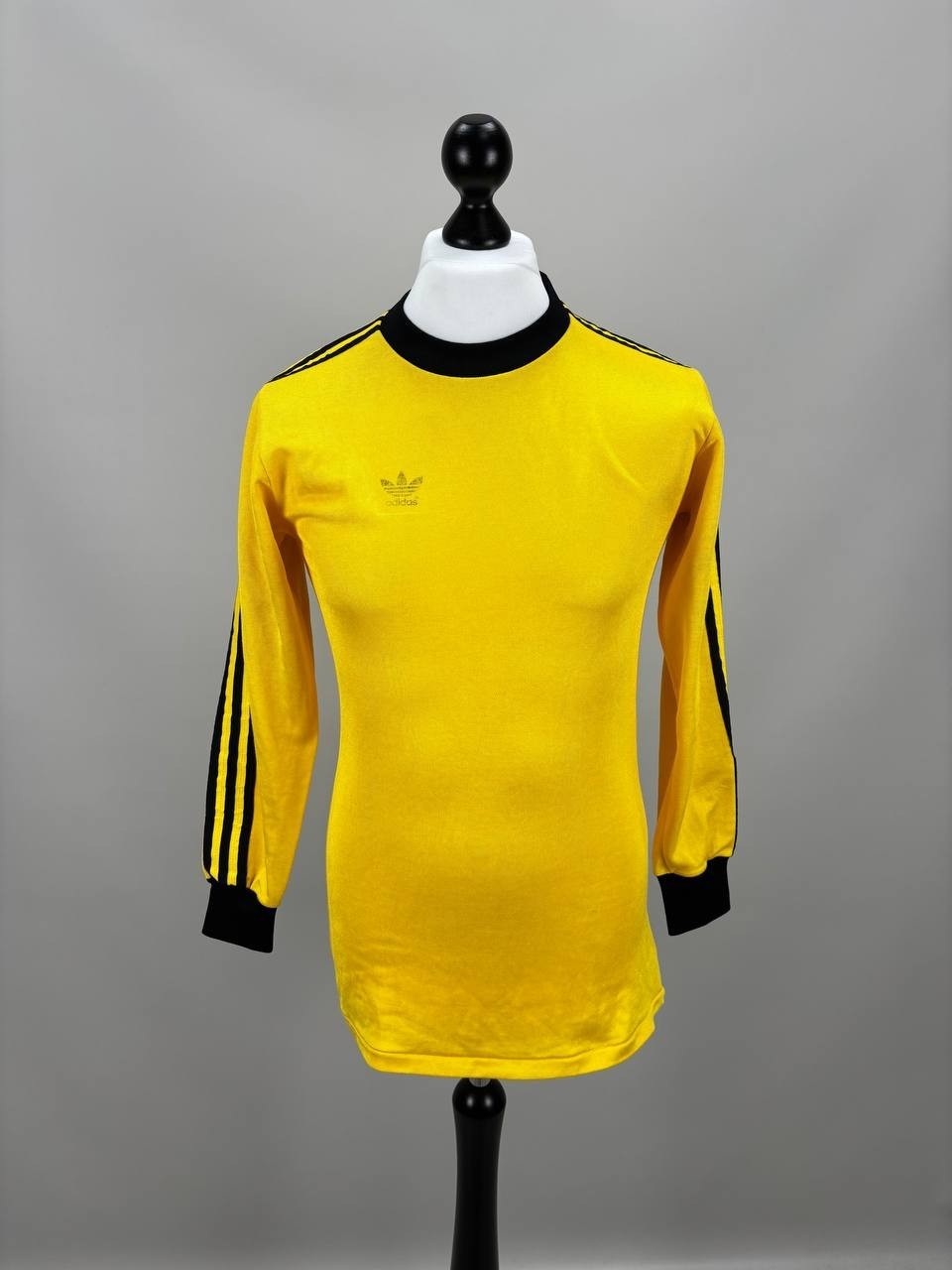 Mens vintage soccer long sleeve Adidas Erima Size Medium Duties Paid (USA)