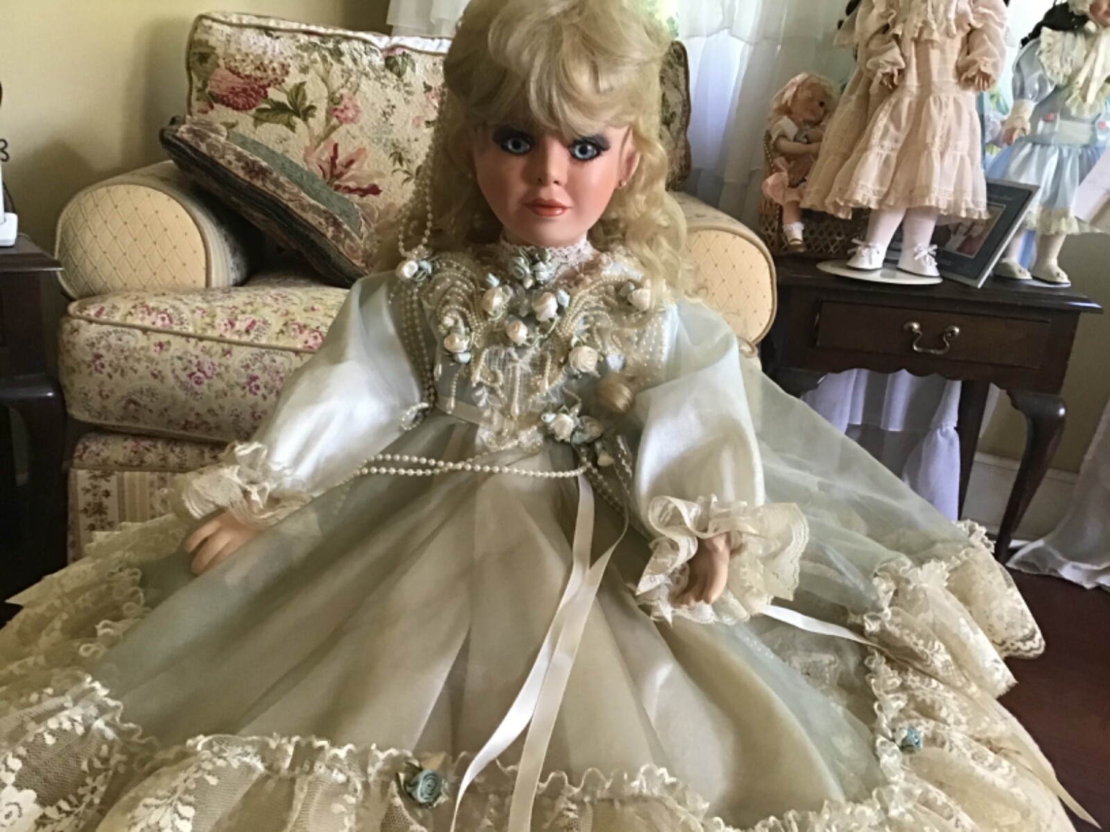 welden museum of fine collectibles dolls