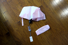 NWT 2025 VICTORIA'S SECRET COMPACT ICONIC RAIN UMBRELLA W/ CASE VS PINK LOGO