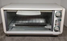Black & Decker Spacemaker Toast-R-Oven Under Cabinet TPO350 TY8 *FLAW