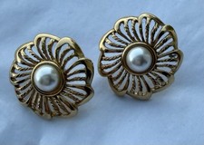 Vintage Napier Gold-Tone Stud Earrings. Flowers W/Center Pearl. Pierced Back.