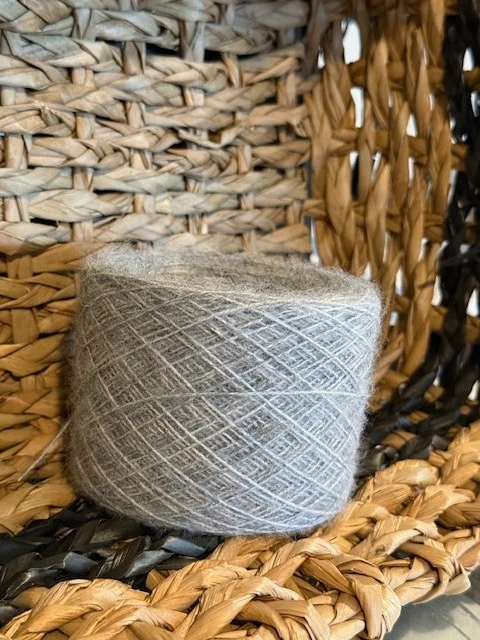 Mezcla de hilo de alpaca peruana pastel gris suave #0peso 65 gramos Foto 3 de 4