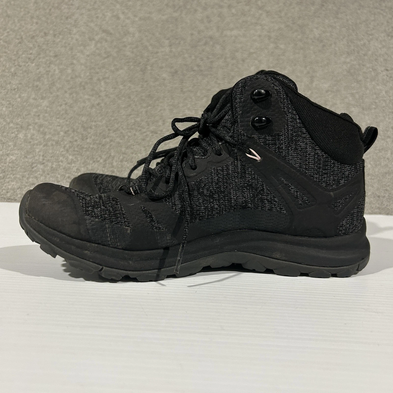 Keen Terradora II Mid Waterproof Hiking 9.5 Black KonnectFit Lace Up Shoes
Opens in a new window or