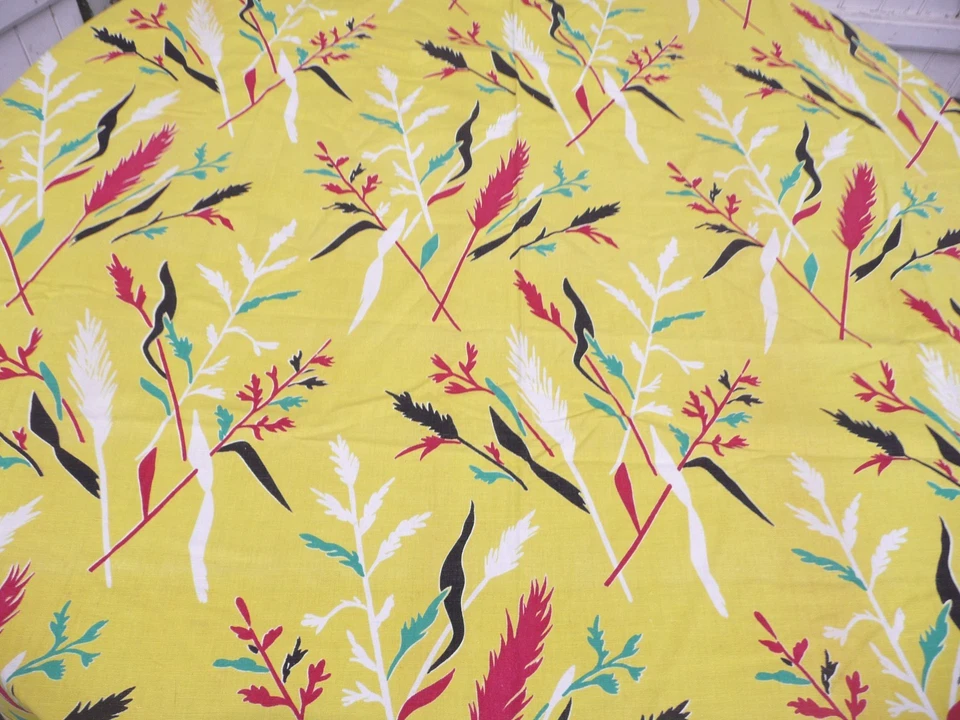 tissu ancien vintage en coton jaune à décors e feuillages - Photo 2/4