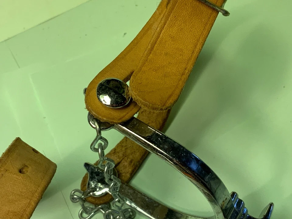 Estribo de caballo para niños Salvaje Oeste pistola honda vaquero montar cromo/cuero disfraz! Foto 3 de 4