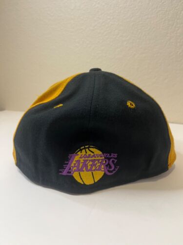 New Era Los Angeles Lakers Black Gold Men’s Fitted Hat Size 7 1/8 Vintage USA - Picture 7 of 8