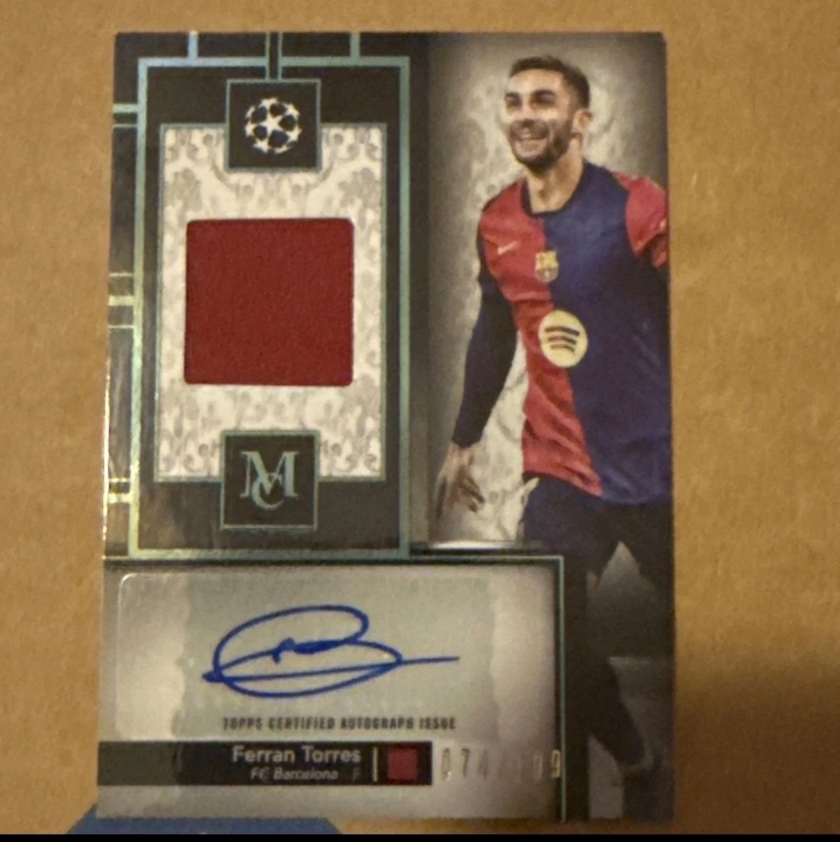 Foto Con Autografo Stampato Di Ferran Torres - Cimelio Da Collezione Per Fans Del City - Cornice A4 Inclusa, Pronta Da Regalare