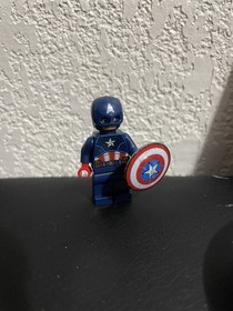 Marvel Lego Minifig Captain America Dark Blue w/Shield & Mosaic