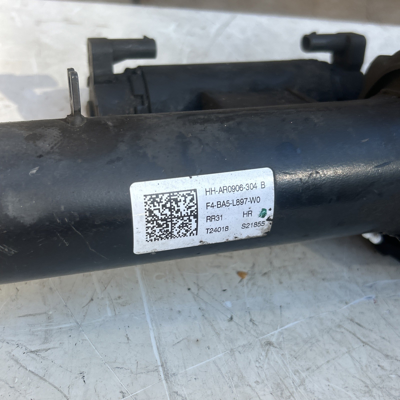 Rolls-Royce Cullinan 2018-2024 Rear Right Air suspension strut P/N 76687822603