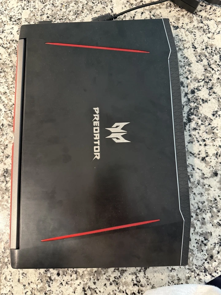 Acer Predator N17C1 15.6" i7-8750H & GTX1060, 16GB Ram 256GB SSD  Foto 2 de 4