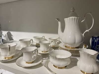 Royal Albert Val d'Or Fine Bone Chine Porzellan Top Zustand 22 tlg Kaffeeservice