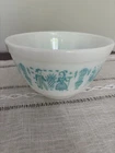 Pyrex Amish Butterprint 1.5 Quart Mixing Bowl Turquoise Blue Style 401 EUC