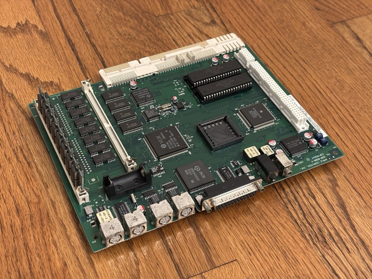 Apple Macintosh Color Classic II Performa 275 Logic Board