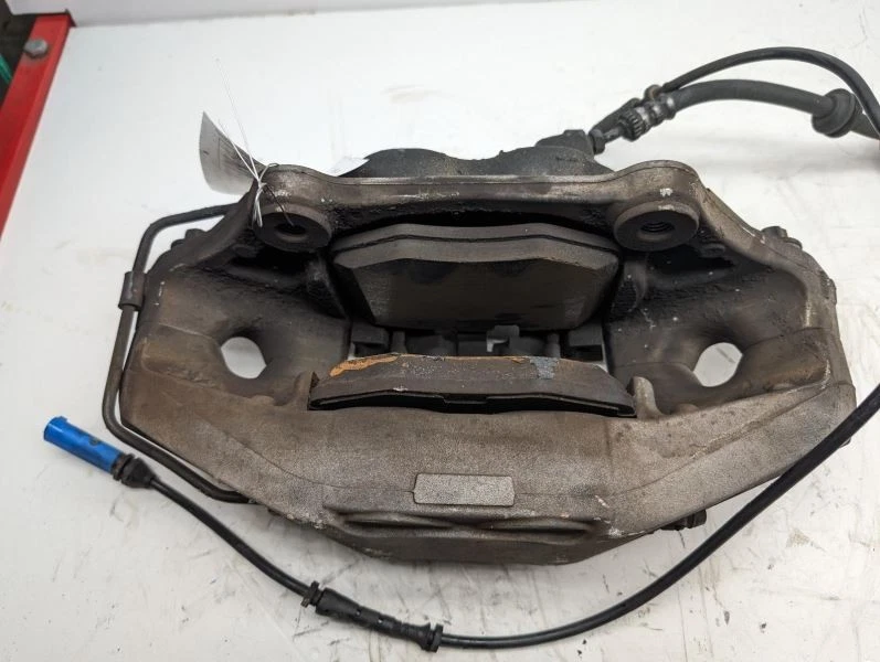 Pinza delantera izquierda conductor sin freno deportivo compatible con BMW 740e 752224 17-19 Foto 2 de 4