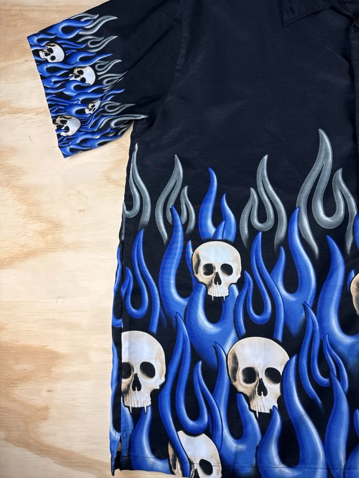 Camisa para hombre Steve & Barry's Club XXL negra llama calaveras abotonadas manga corta Foto 3 de 4