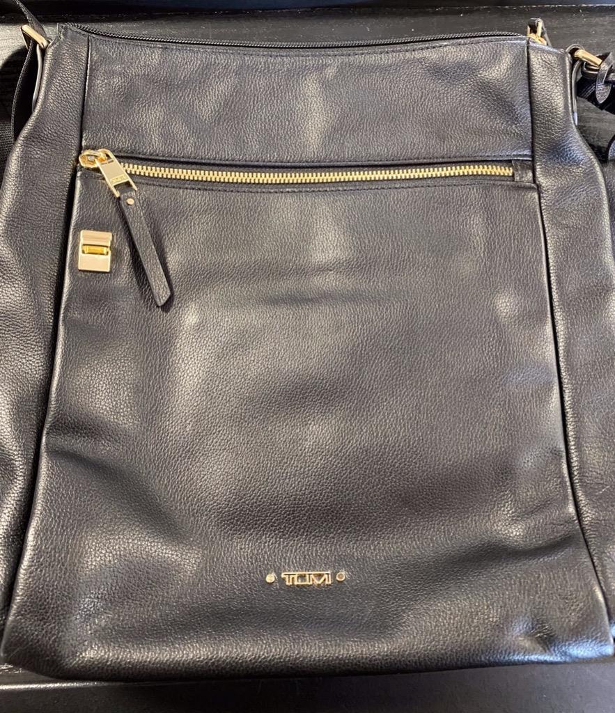 Tumi Voyageur Canton Leather Crossbody Bag Black Great for Travel