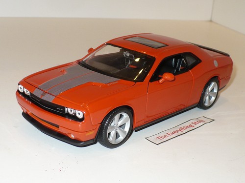 Maisto 08 Dodge Challenger SRT 6.1 HEMI 1:24 ORANGE USA KOSTENLOSER VERSAND - Bild 1 von 5