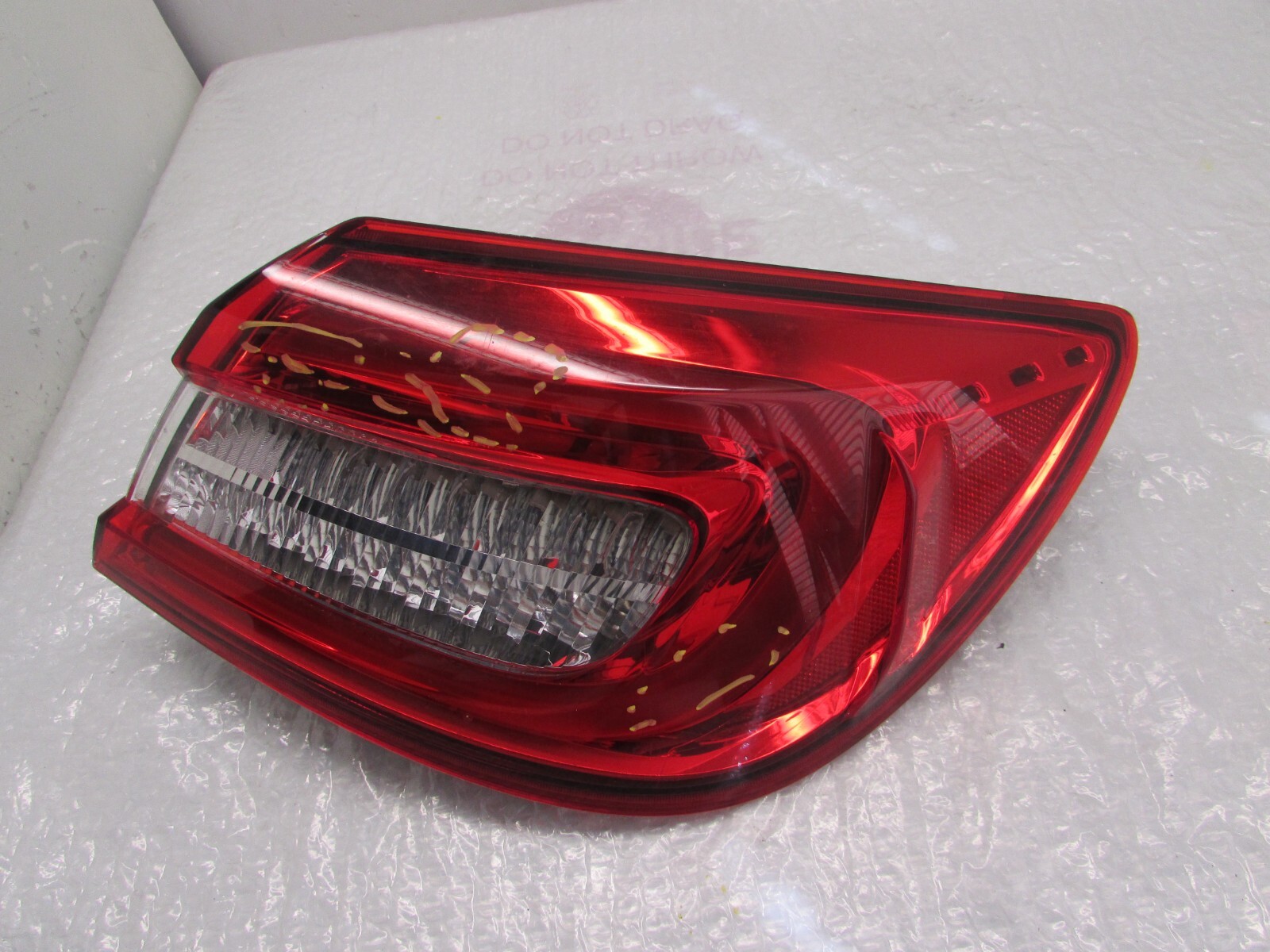 2014-2017 MASERATI QUATTROPORTE RIGHT REAR OUTER TAIL BRAKE LIGHT OEM6700054510