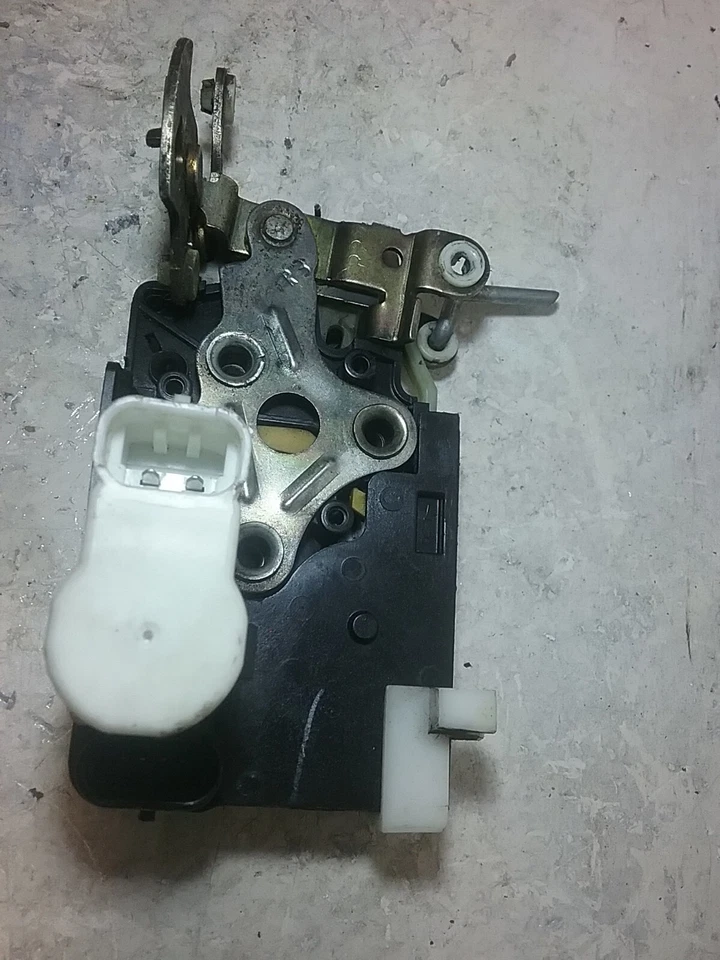 Actuador de cierre de cerradura de puerta delantera derecha Pontiac Montana 1999-2004 (R47) Foto 2 de 3