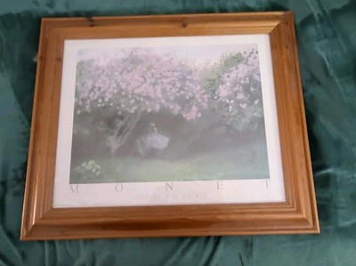 Ein alter gerahmter Holzdruck aus Eiche mit dem Titel Monet unter den Fliedern 
