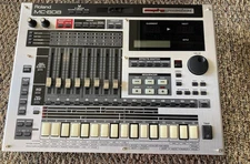 Roland MC-808 Sampling Groovebox Rhythm Machine Music Sampler(parts only)