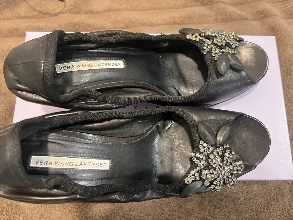 Vera Wang Lavender Women’s Black Leather Shoes – Embellished Flower – Size 38.5 - Image 3 of 4