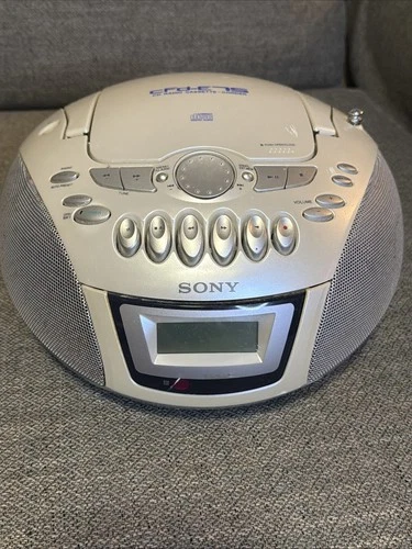 Sony CFD-E75 Portable Boombox CD Player AM/FM Radio Cassette Working Vtg Silver
