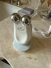 NuFace Mini Facial Toning Device + Face/Lip attachment+ Charging stand