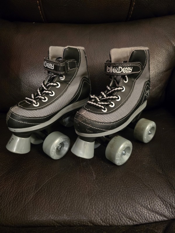 Roller Derby 1378-03 Youth Boys Firestar Skate Size 13 Black. Used Great Cond