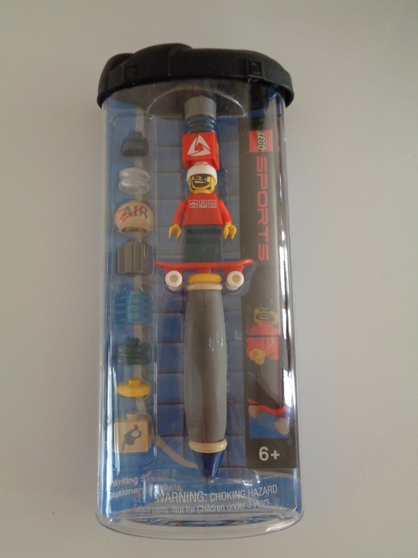 (1) 2003 LEGO Sports Buildable Pen / Skateboard Boy ***NEW***