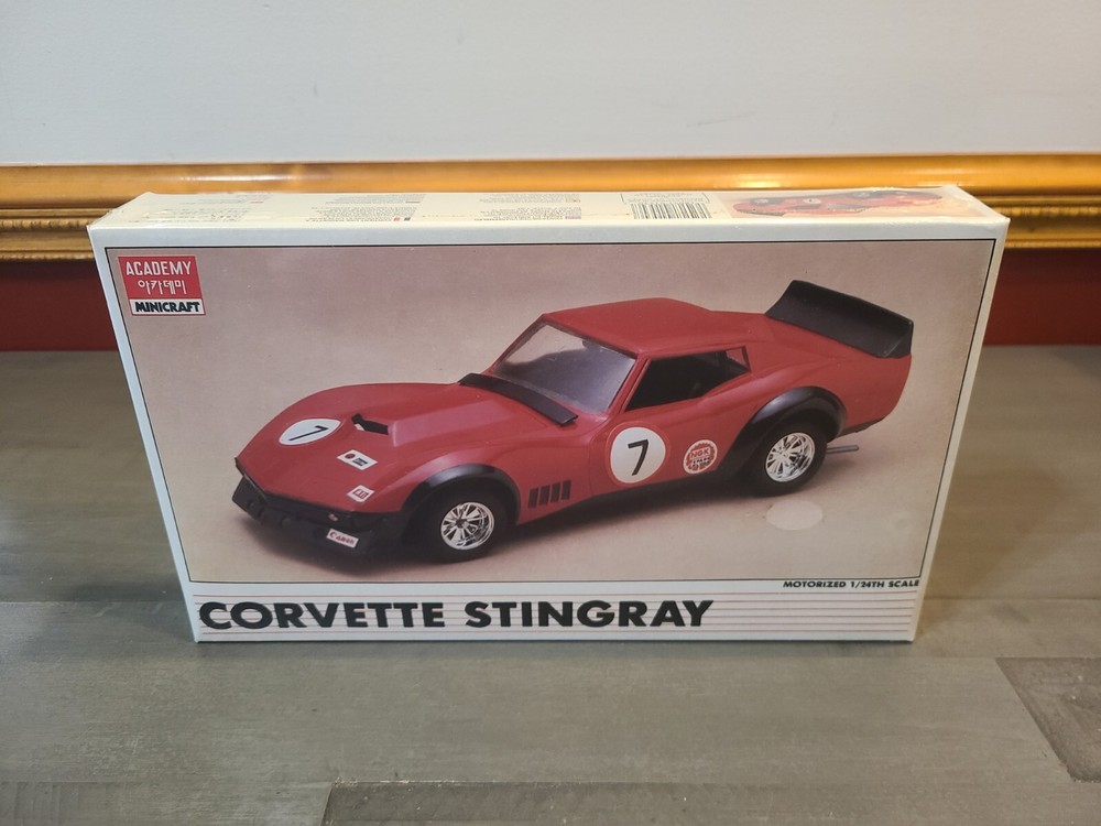 Vintage Academy Minicraft Corvette Stingray 1:24 Scale Motorized Model #CA005