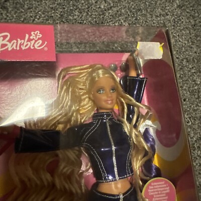 2003 Vintage Cool Lookz Trendy and Bendy Barbie Doll with