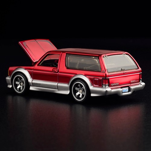 Hot Wheels Collectors RLC 1992 GMC Typhoon - Picture 7 of 12