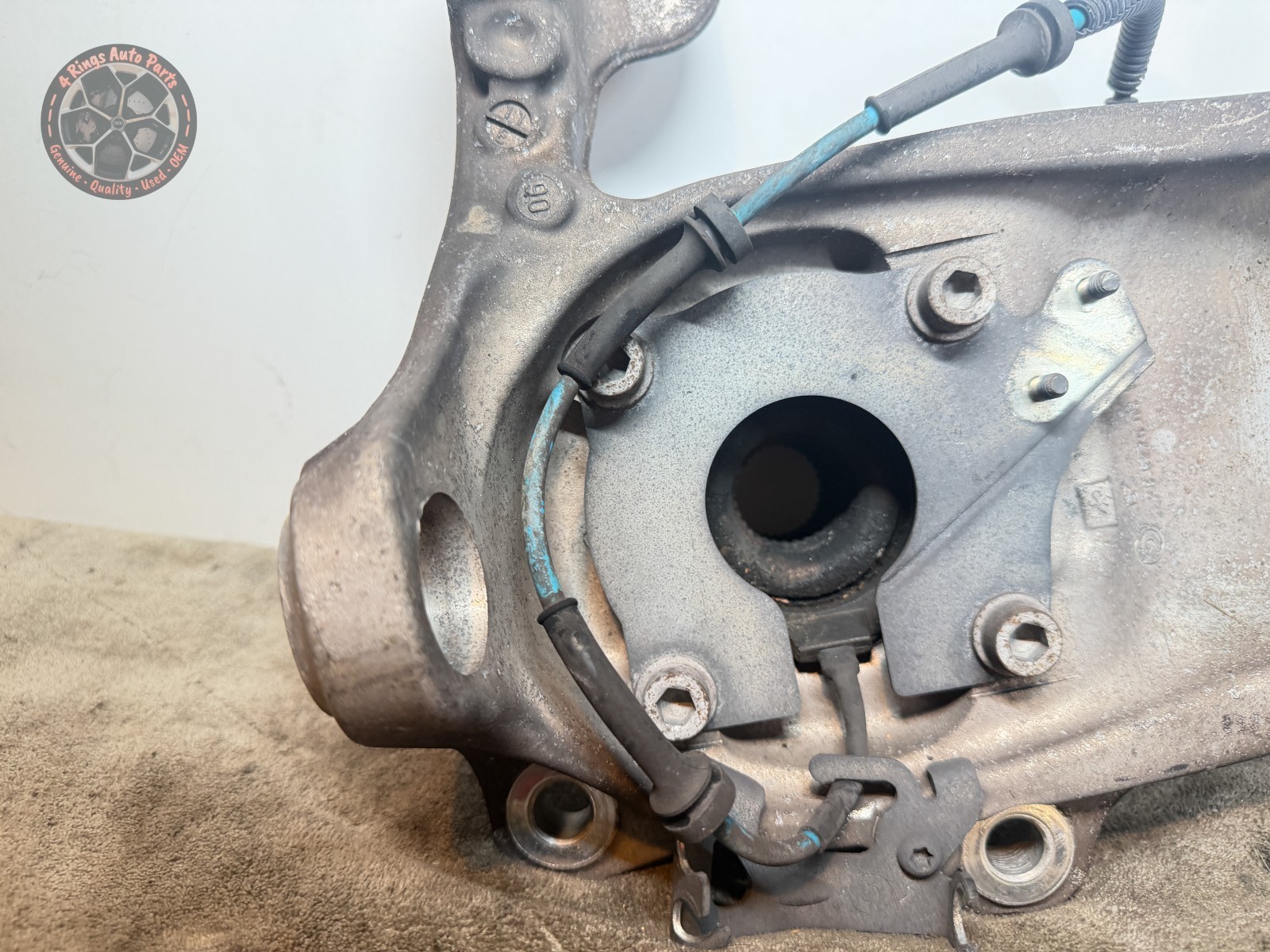 Maserati Quattroporte 2003-2013 Front Left Steering knuckle