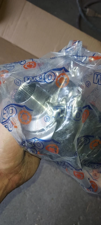 Par de ejes delanteros GMC Envoy 2002-2006 Foto 2 de 4