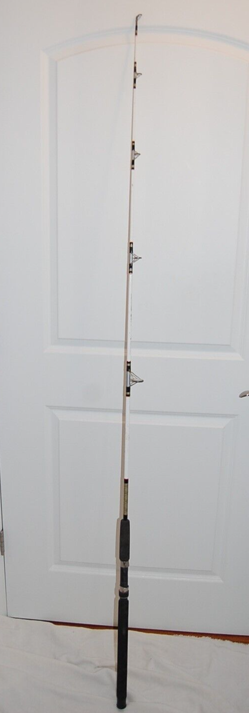 VINTAGE MONTAGUE SOLID FIBERGLASS SALTWATER SPINNING ROD 6" 6" MB265