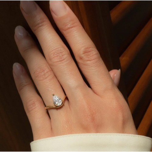 Fede nuziale in oro bianco 14 carati, bombata, da 6 mm, con taglio a goccia - Vestibilità comoda - Anello in oro massiccio spazzolato opaco - Fede nuziale da donna e da Fede nuziale in oro bianco 14 carati, bombata, da 6 mm, con taglio a goccia - Vestibilità comoda - Anello in oro massiccio spazzolato opaco - Fede nuziale da donna e da