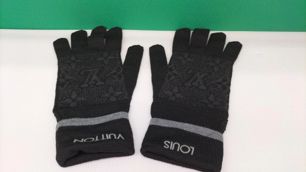 Wool gloves Louis Vuitton Black size M International in Wool