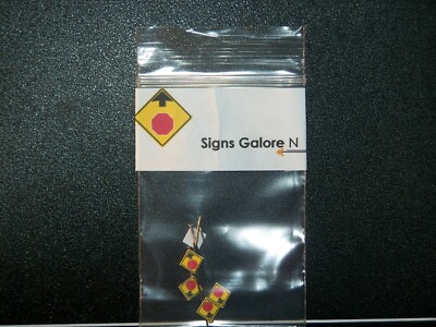 ''New'' Model Train Layout Details street signs 5 ''Stop sign ahead'' signs N scale
