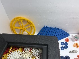K&rsquo;NEX Lot Knex Rods, Connectors & Other Parts, Rare Pieces 1300+ Pcs W/ Case!