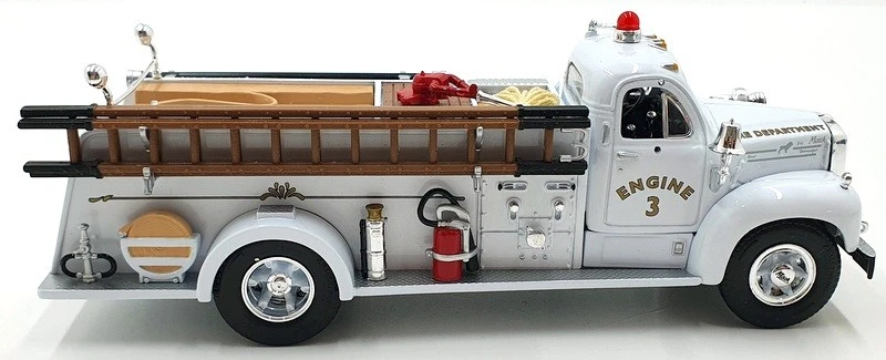 First Gear 1/34 Scale 19-2246 - 1960 Mack B-Model Pumper Engine 3 - Image 4 of 4