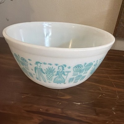 Pyrex White Turquoise Glass Mixing Bowl Amish Butterprint Vintage 1960s