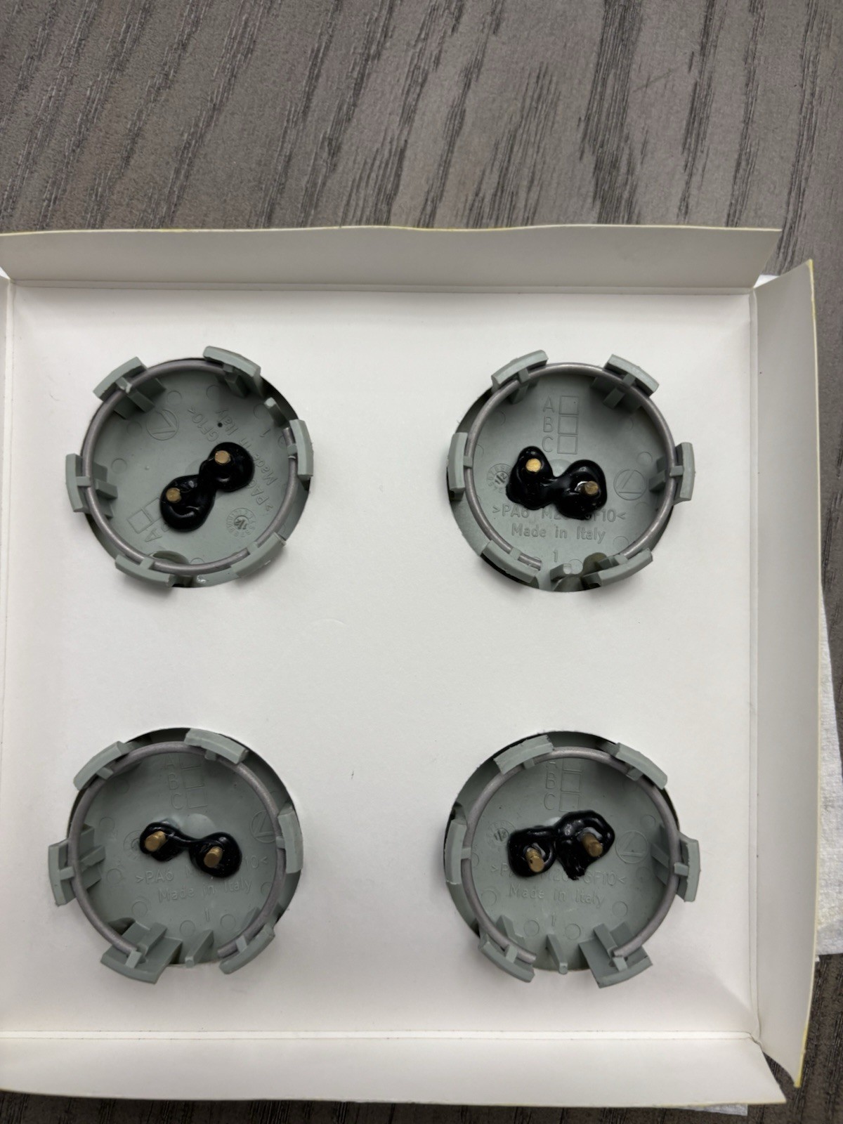 Ferrari Carbon Fiber Wheel Centre Caps Set Of 4 OEM Gran Turismo NEW 70001379