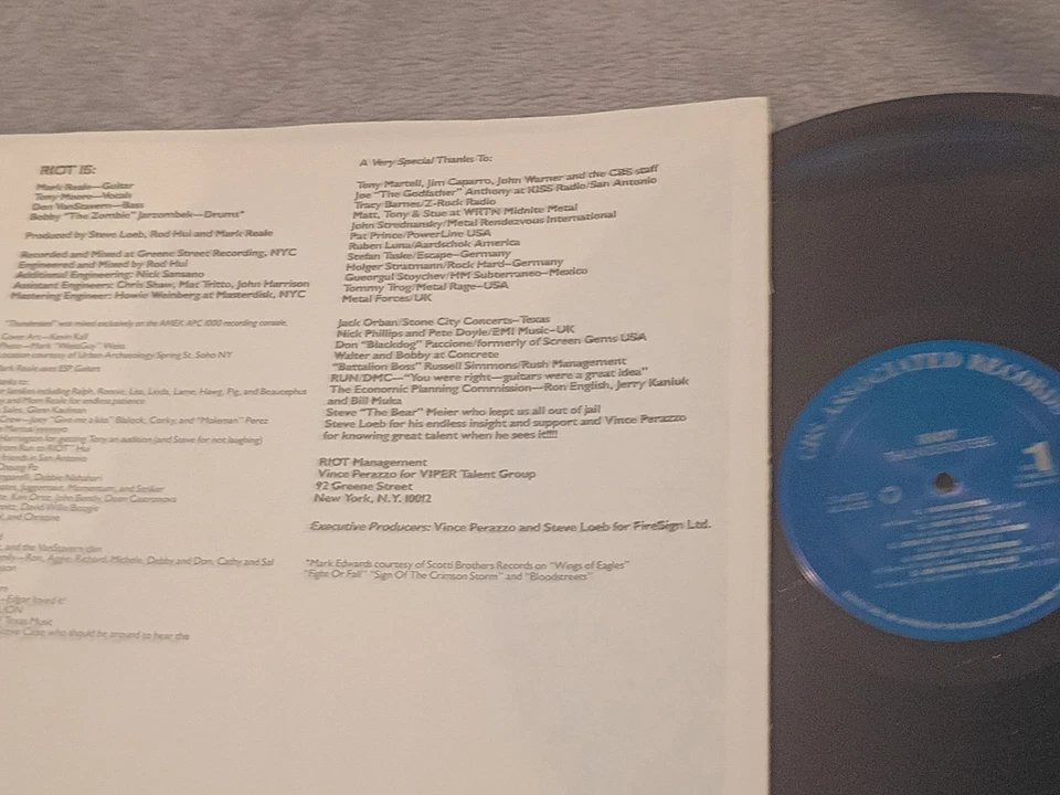 Riot Thundersteel LP Inner Z AL 44232 1988 Epic Ex Condition Blue Label CBS Asso Foto 2 de 4