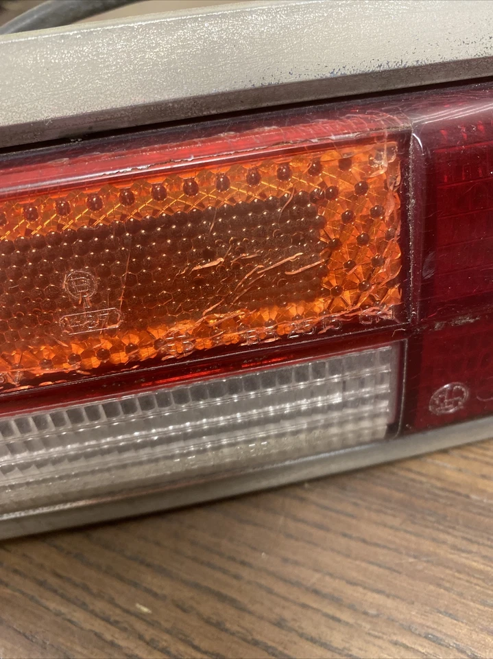 Conjunto de luz trasera del conductor lateral izquierdo mercedes-benz oem w108 250s 280s 280se Foto 2 de 4