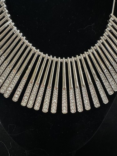 Silver Neclace - Picture 2 of 4