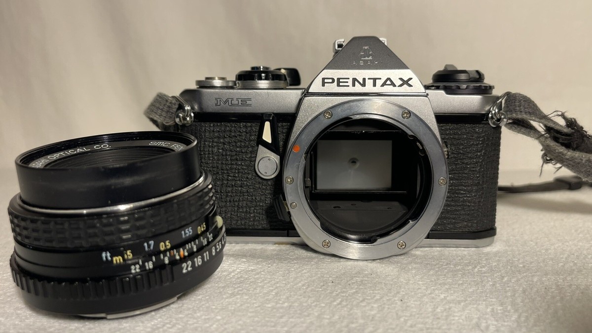 PENTAX ME 35mm SLR Film Camera Silver w/ Lens SMC PENTAX-M 1:2 50