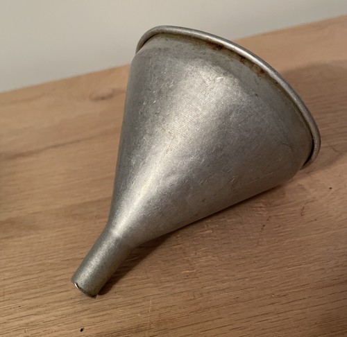 Vintage Metal Medium Size Funnel 4 1/2" Tall x 4" Diameter Canning Kitchen Tools - Picture 9 of 12